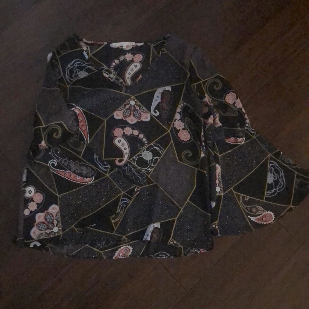 Violet + Claire  Flowing Sleeve top